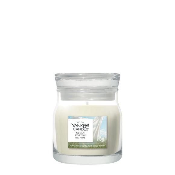 Photo 3 of Yankee Candle Clean Cotton Signature Jar Candle