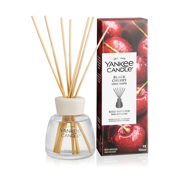 Photo 3 of Yankee Candle Black Cherry Diffuser Starter Kit Photo 3 of Yankee Candle Black Cherry Diffuser Starter Kit