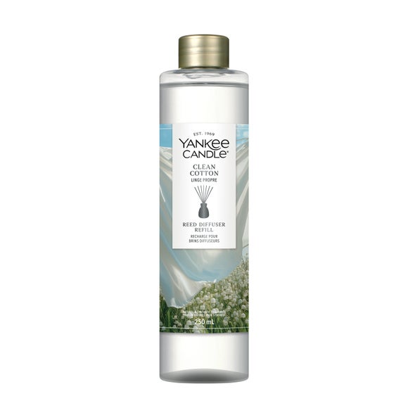 Photo 1 of Yankee Candle Clean Cotton Diffuser Refill
