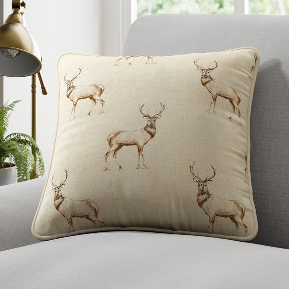 Cushions with deer outlet on them