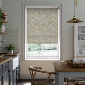 Newstead Made to Measure Daylight Roller Blind
