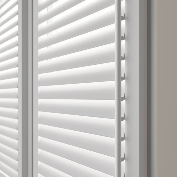 Perfect Fit Made to Measure Shutter Glacier White Shutter
