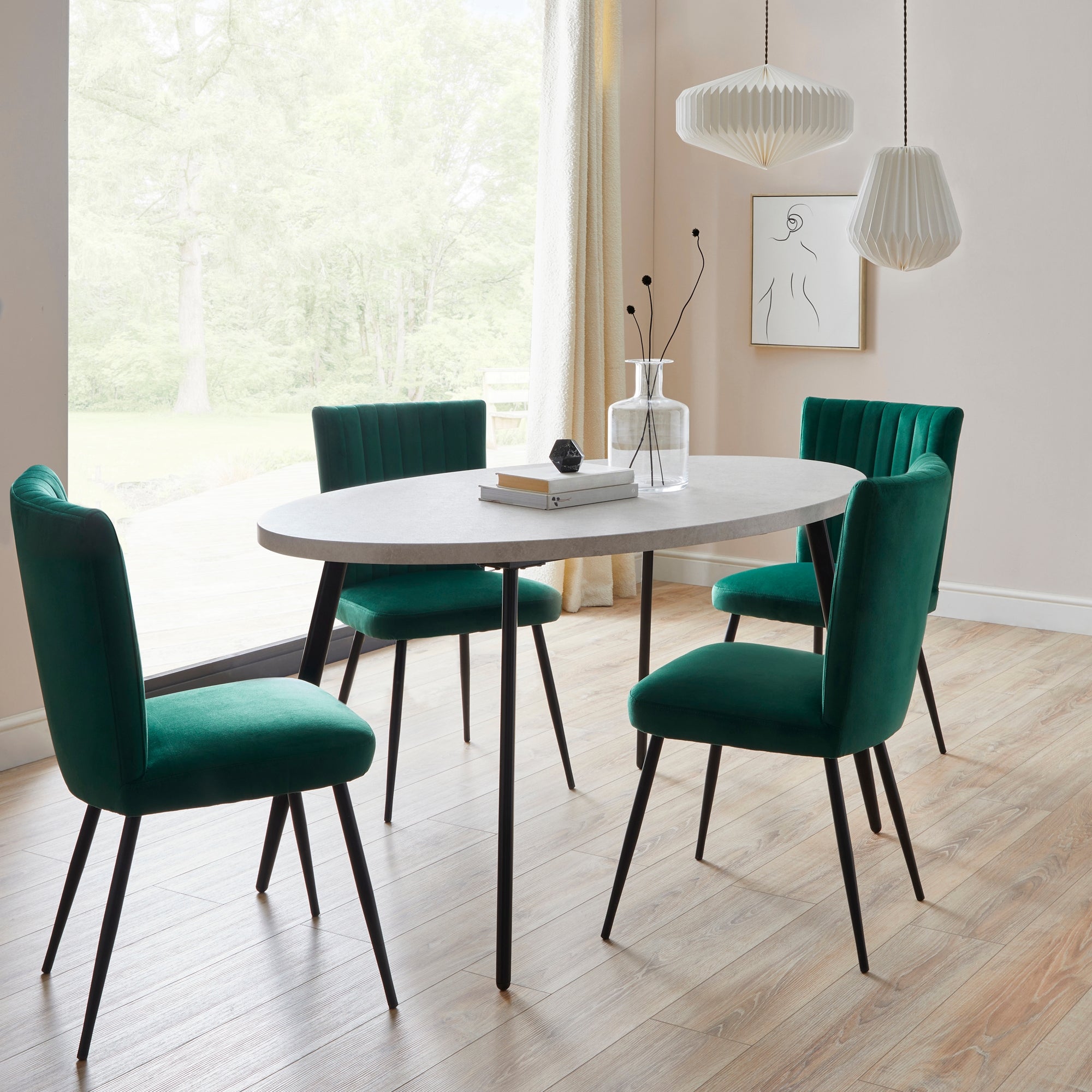Zuri Dining Table with 4 Taylor Chairs Green