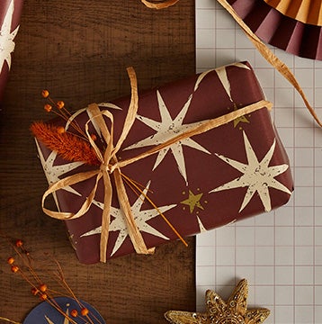 3m Festive Star Merlot Wrapping Paper