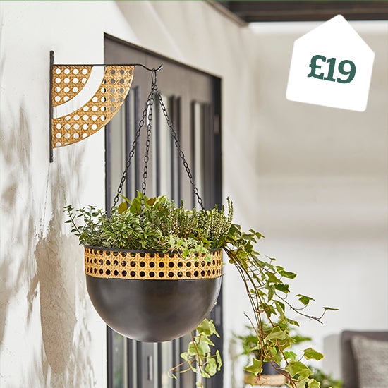 Sulu Rattan Effect Hanging Basket with Bracket