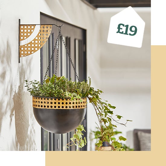 Sulu Rattan Effect Hanging Basket with Bracket