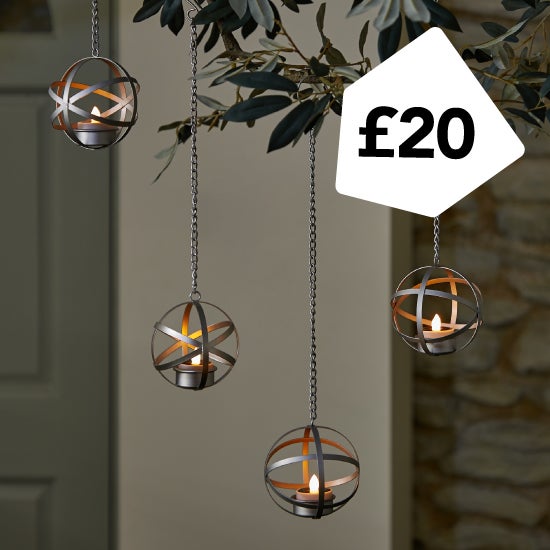 Pack of 4 LED Hanging Solar Tea Lights