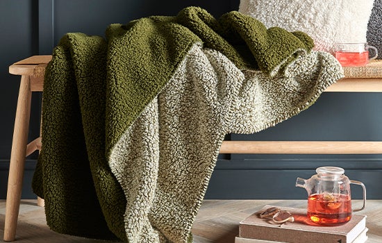 Sofa-ready blankets & throws