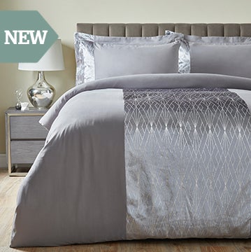 Harlow Silver Bedding Set